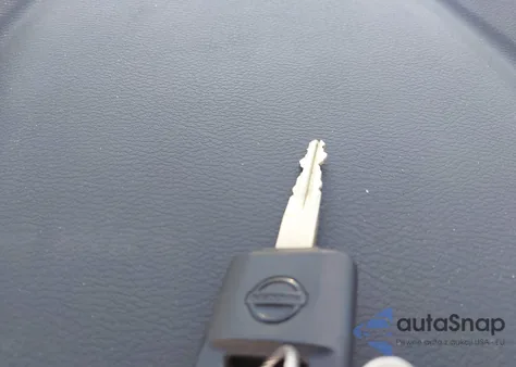 2025 Nissan Versa 1.6 S z USA, uszkodzony, nr VIN 3N1CN8DV9SL823974